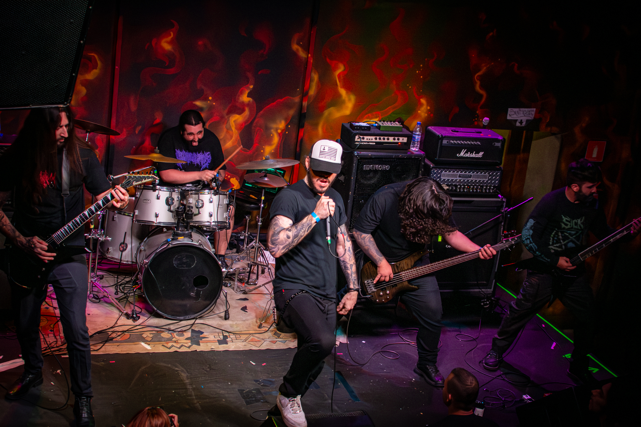 Antrvm no Burning House – Peso moderno e brutalidade afiada