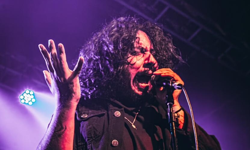 Vocalista da Urdza anuncia aposentadoria após 15 anos de carreira