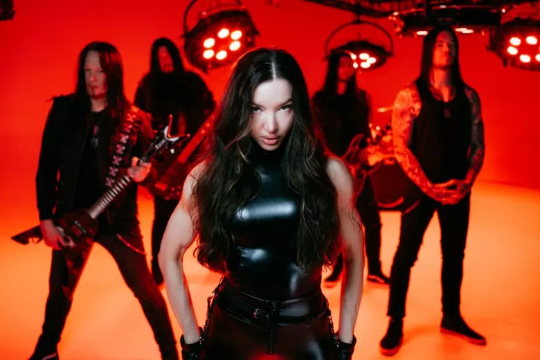 LAUREN HART É ANUNCIADA COMO A NOVA VOCALISTA DO ARCH ENEMY
