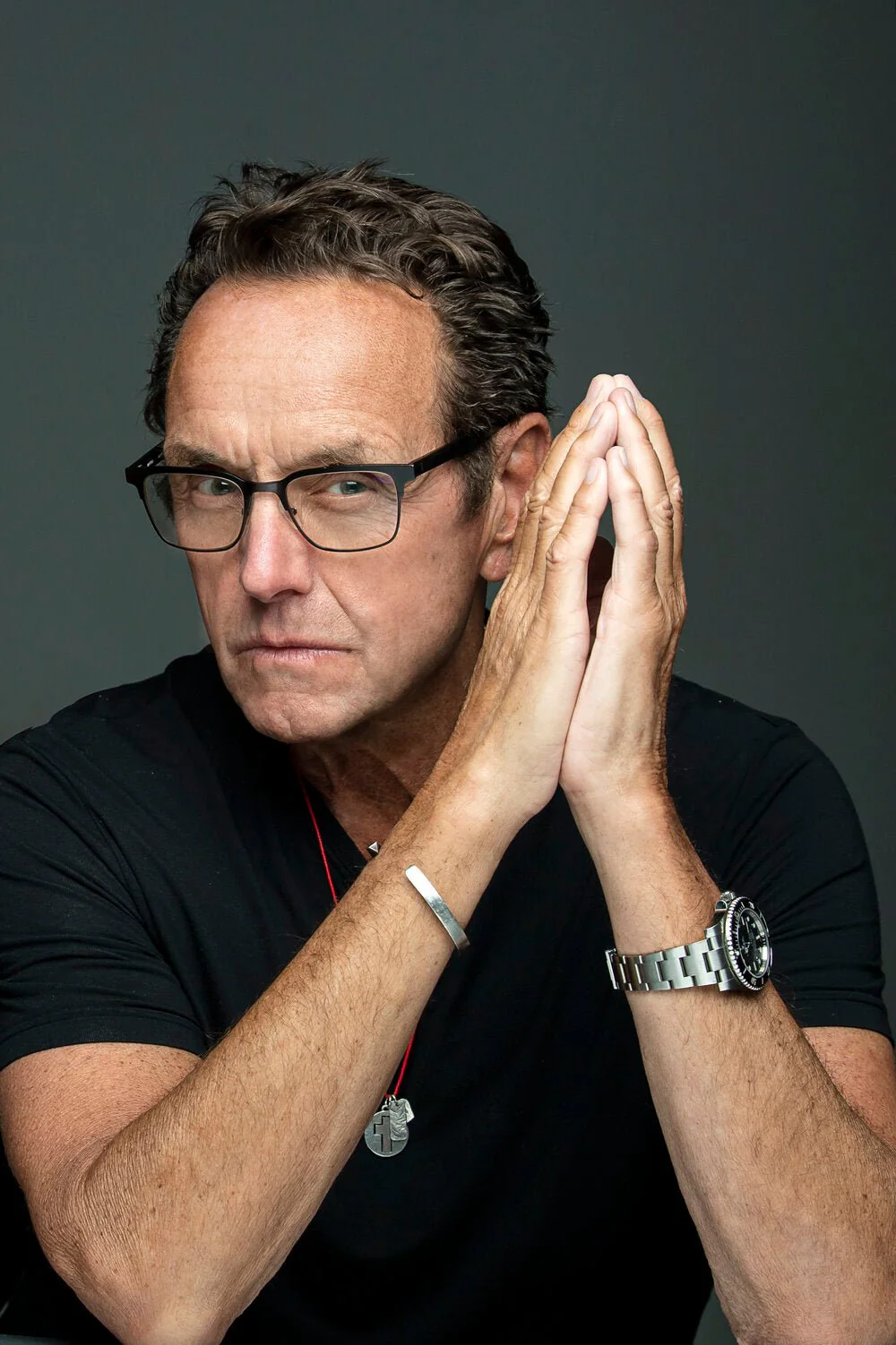 ROSS HALFIN: MEMÓRIA, ESTRADA E O SILÊNCIO DEPOIS DO RIFF